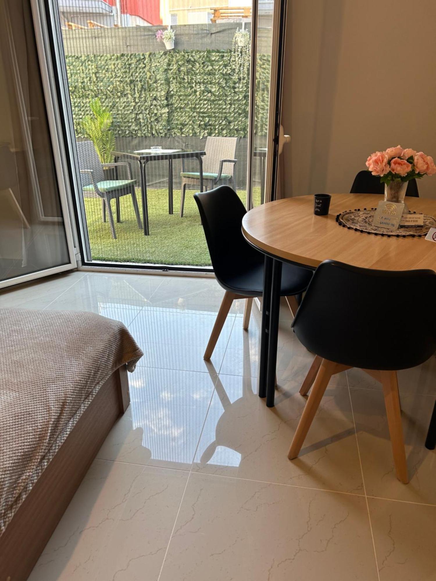 Anesis Airport Rooms 204 Koropí Kültér fotó
